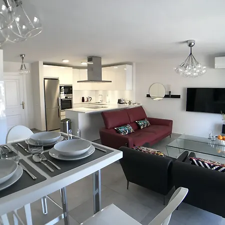 Contemporary 1 Bedroom Puerto Banus *