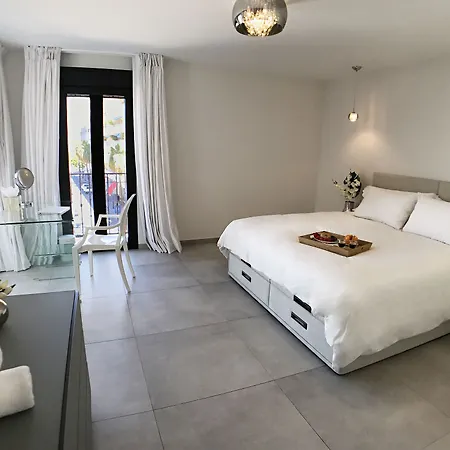 Contemporary 1 Bedroom Puerto Banus *