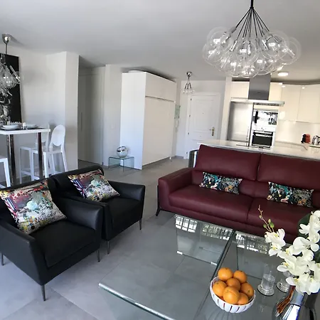 Contemporary 1 Bedroom Puerto Banus